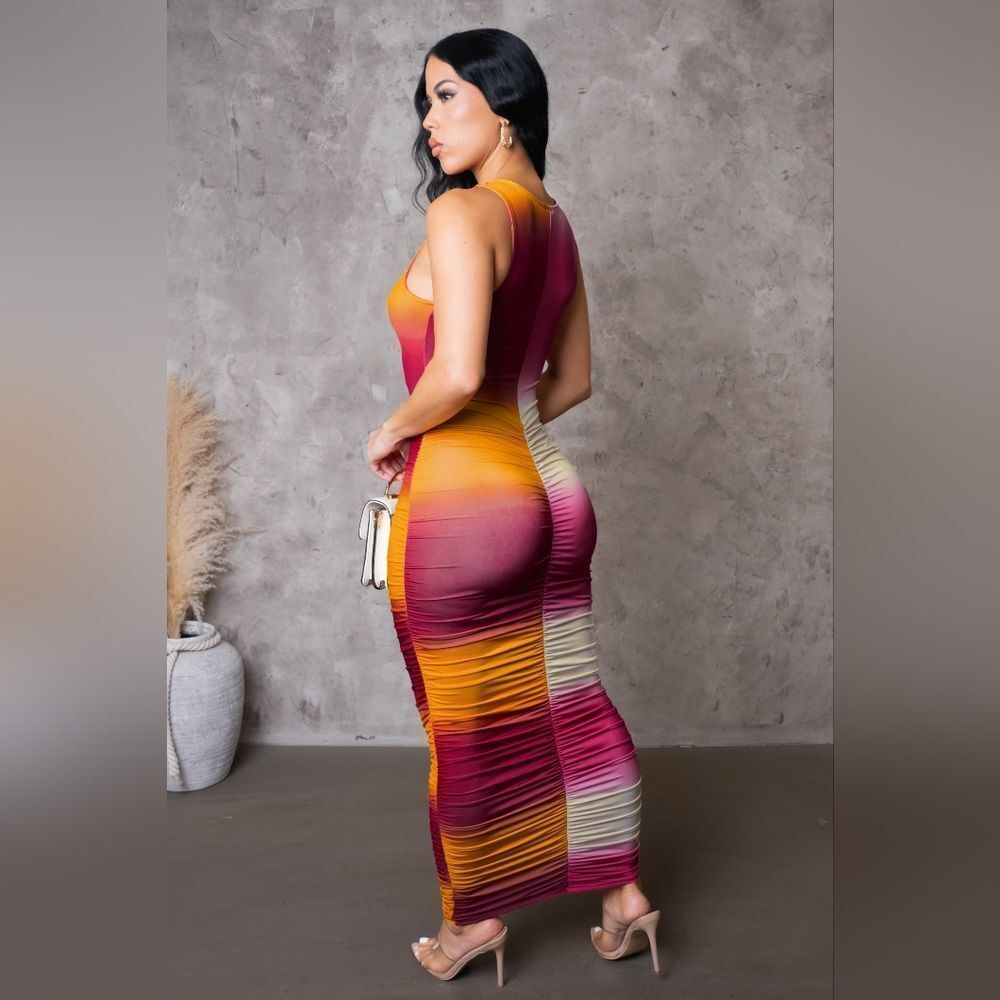 Gradient Colorblock Ruched Midi Dress - Picture 2 of 2